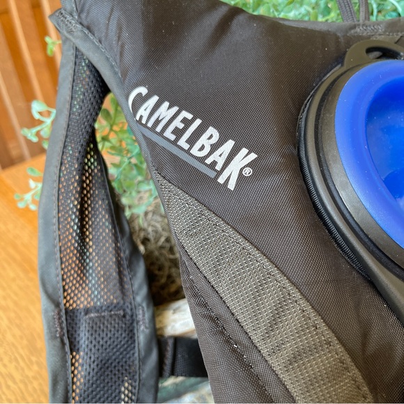 Camelbak hydration backpack bladder hiking outdoors - Picture 3 of 8